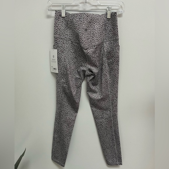 Athleta Salutation 7/8 tights NWT size S - Picture 4 of 6